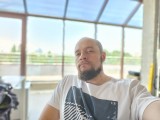 Selfies: Portrait - f/4.0, ISO 125, 1/33s - Realme GT2 Explorer Master review
