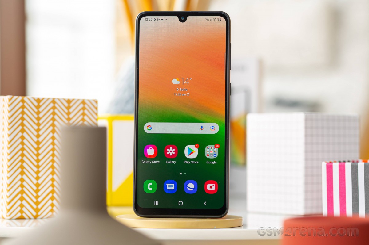 Samsung Galaxy A33 5G: Trải nghiệm tốc độ siêu nhanh với Galaxy A33 5G - chiếc điện thoại có khả năng kết nối mạng 5G đầu tiên của Samsung. Thiết kế đẹp mắt, camera chất lượng và hỗ trợ nhiều tính năng tuyệt vời, A33 5G chắc chắn sẽ làm bạn hài lòng.