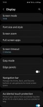 Display settings - Samsung Galaxy Flip3 long-term review