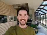 Selfie samples, Portrait mode - f/2.2, ISO 50, 1/120s - Samsung Galaxy M53 review