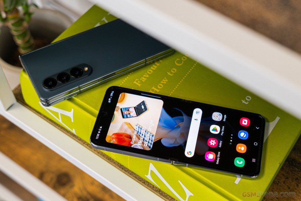 Samsung Galaxy Z Flip4