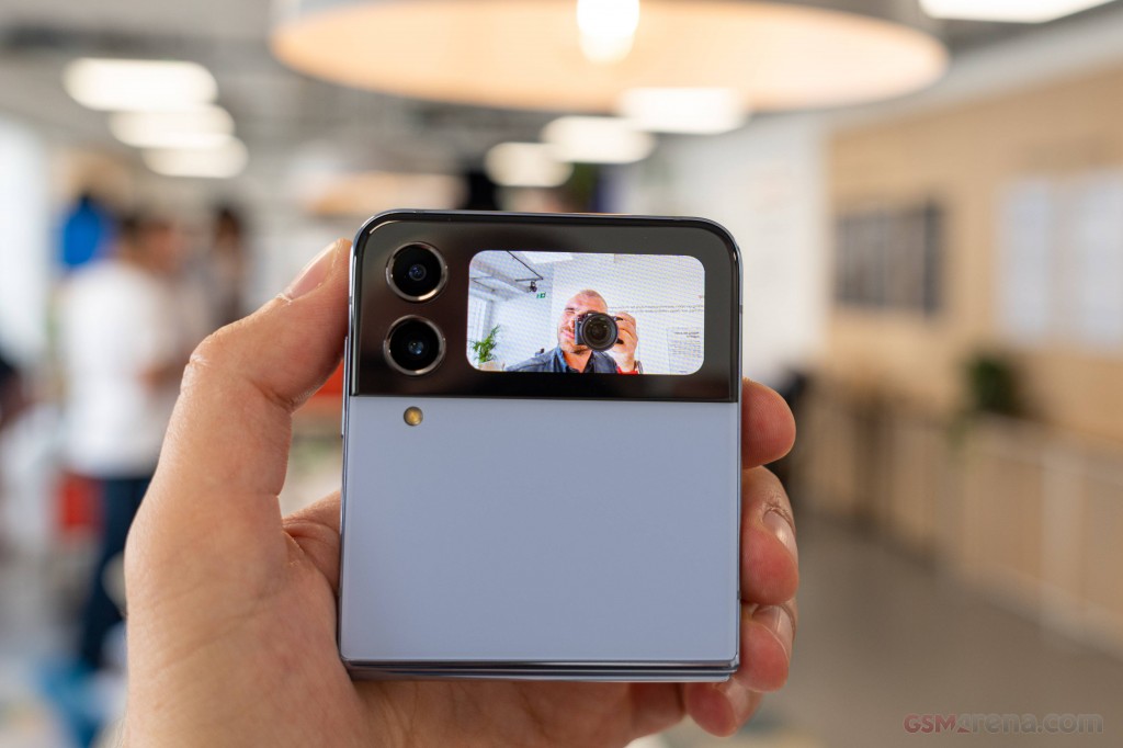 Samsung Galaxy Z Flip4