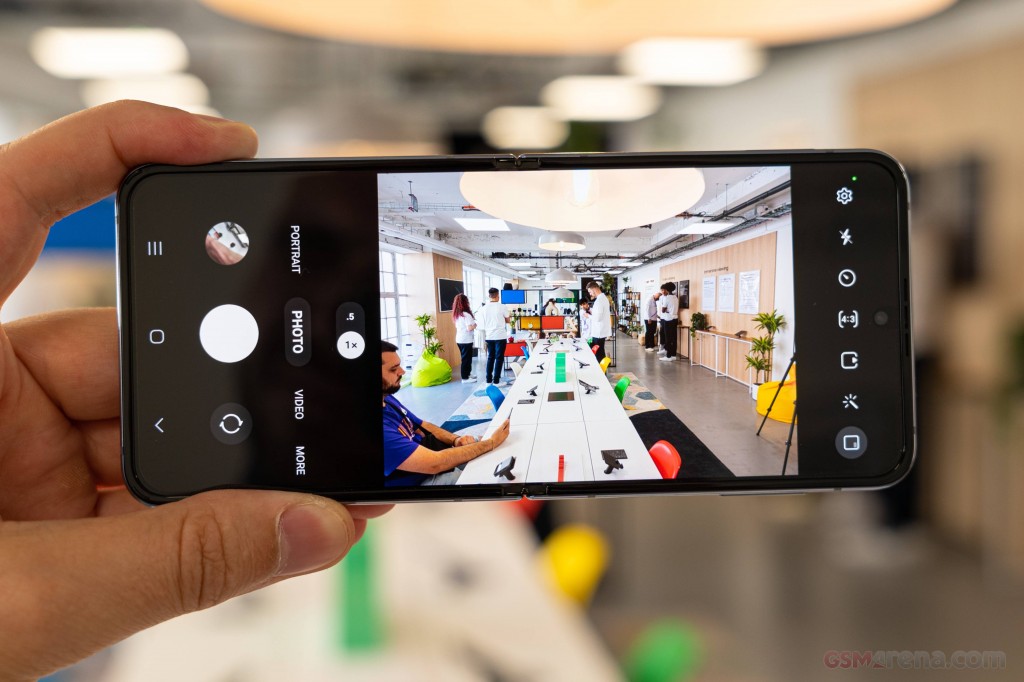 Samsung Galaxy Z Flip4