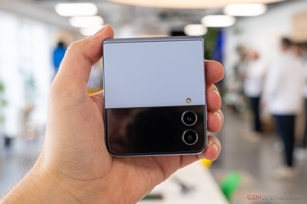 Samsung Galaxy Z Flip4