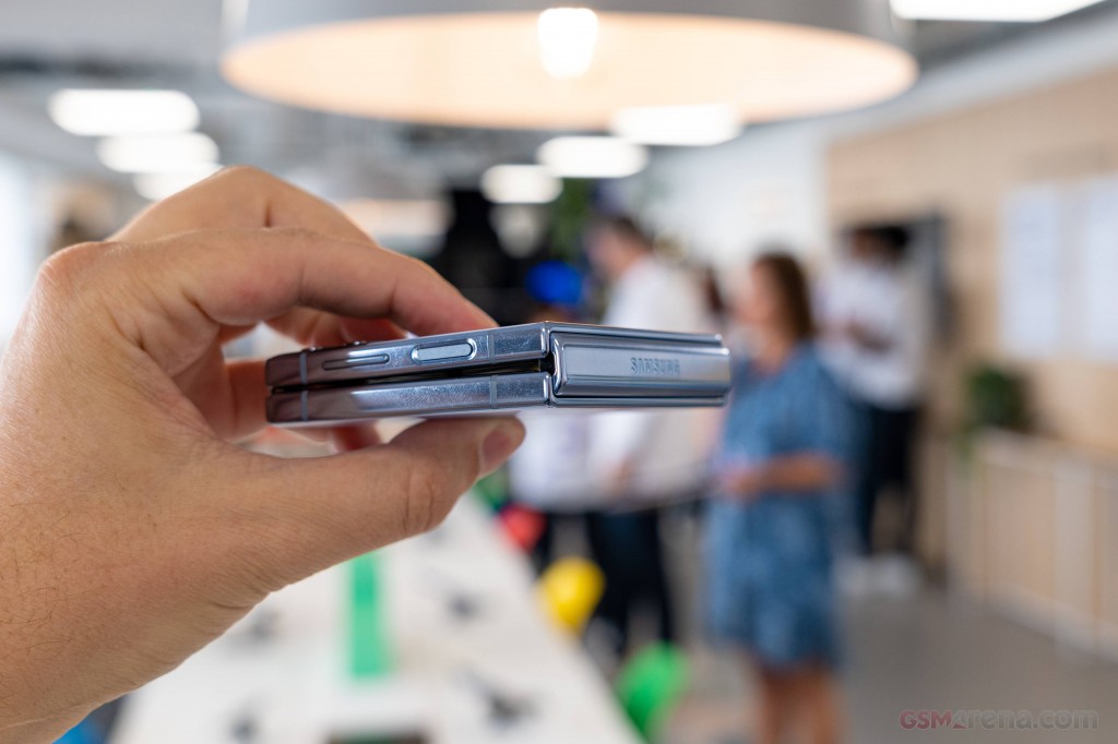 Samsung Galaxy Z Flip4