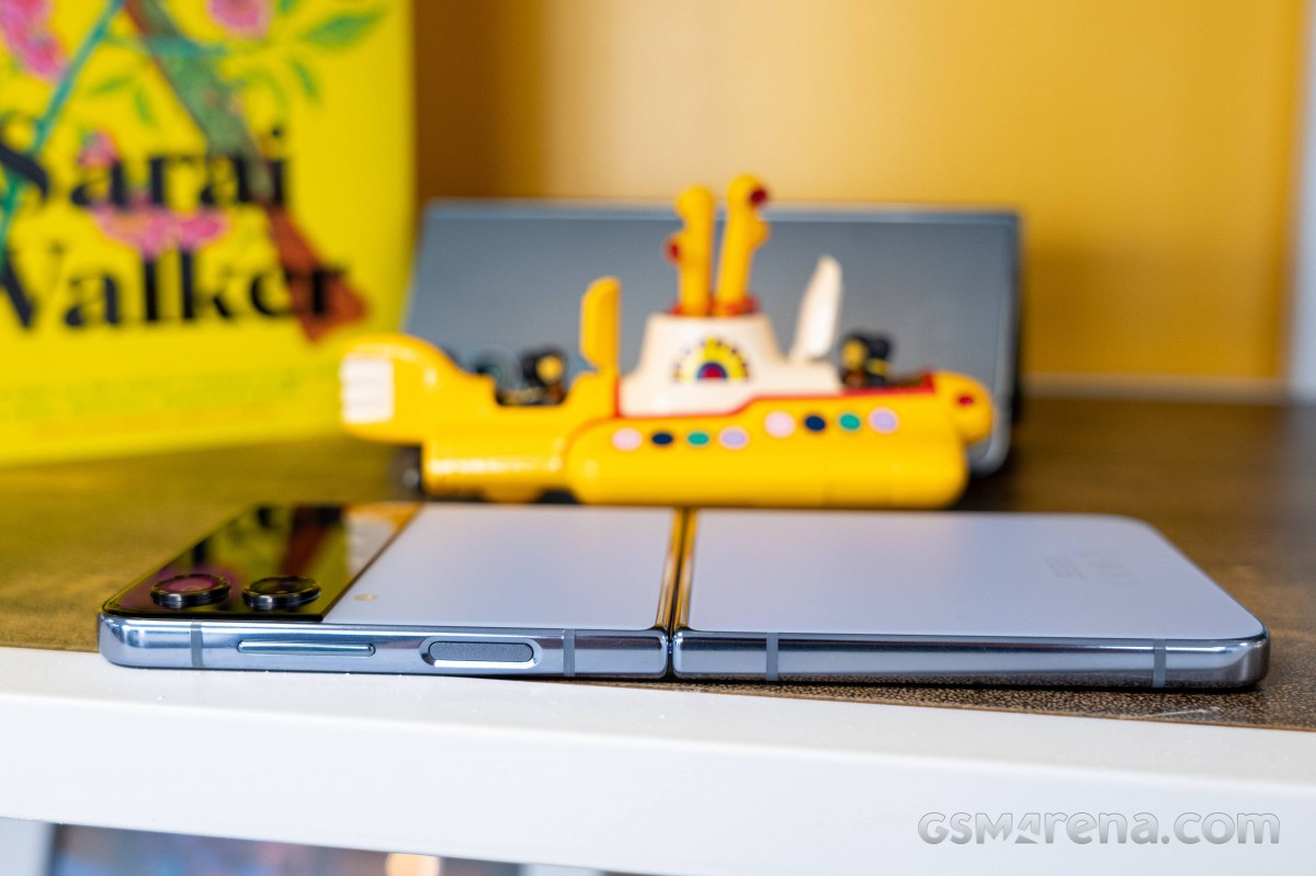 Galaxy Z Flip 4 Full Review: Pure Fun, but More of the Same 