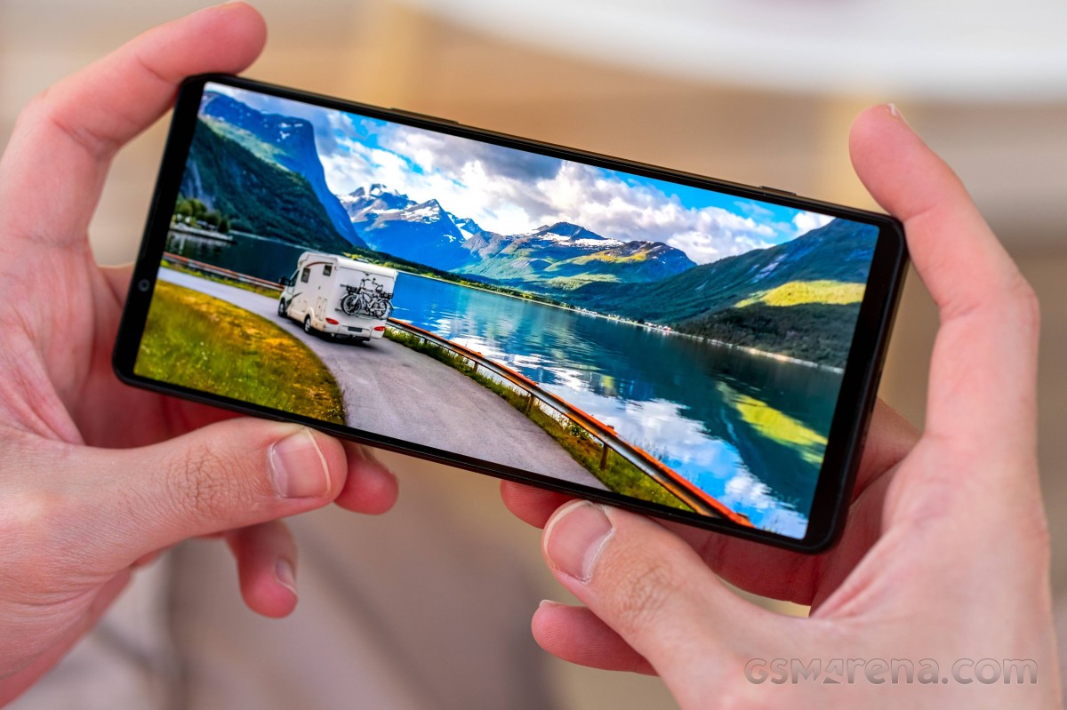 Sony Xperia 1 IV review: Our lab tests display, battery speed, speakers
