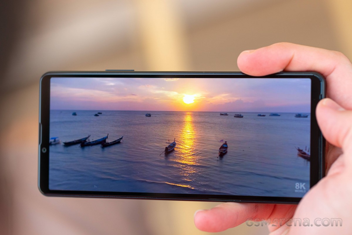 Sony Xperia 10 V review: Display, battery life, charging speed, speakers