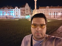Selfie samples, day and night, Portrait Mode off/on - f/2.5, ISO 3575, 1/10s - Xiaomi 12 Pro long-term review