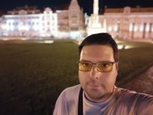 Selfie samples, day and night, Portrait Mode off/on - f/2.5, ISO 3452, 1/10s - Xiaomi 12 Pro long-term review