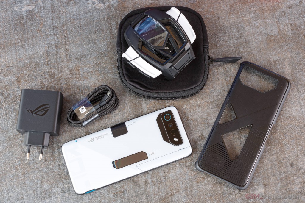 Asus ROG Phone 7 Ultimate pictures, official photos