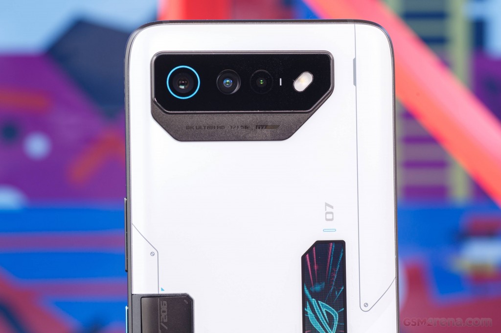 Asus ROG Phone 7 Ultimate pictures, official photos