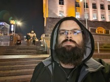 Asus ROG Phone 8 Pro: 8MP selfie camera night mode photos - f/2.0, ISO 1190, 1/7s - Asus ROG Phone 8 Pro review