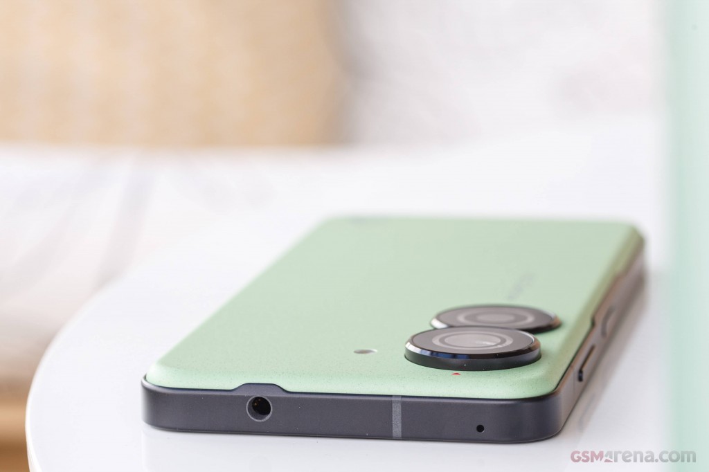 Asus Zenfone 10 pictures, official photos