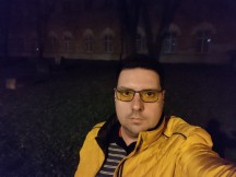 Selfies, day and night, Portrait mode off/on - f/2.5, ISO 1128, 1/14s - Asus Zenfone 9 long-term review