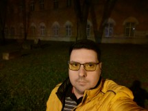 Selfies, day and night, Portrait mode off/on - f/2.5, ISO 1344, 1/14s - Asus Zenfone 9 long-term review