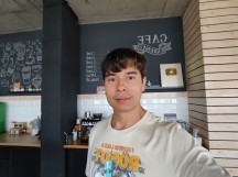 Honor 90: 12.5MP selfie camera samples - f/2.4, ISO 640, 1/50s - Honor 90 review