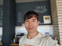 Honor 90: 12.5MP selfie camera portrait samples - f/2.4, ISO 640, 1/50s - Honor 90 review