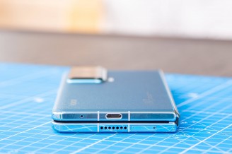 Speaker, USB-C port, card slot, and a mic on the bottom - Honor Magic Vs review