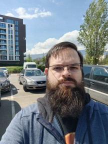 Huawei Mate X3: 8MP inside selfie camera samples - f/2.4, ISO 50, 1/1163s - Huawei Mate X3 review