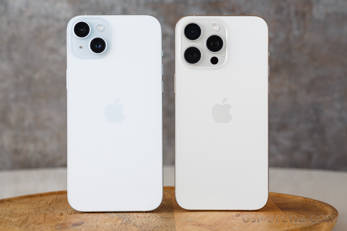 iPhone 15 Plus vs. iPhone 15 Pro Max