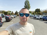 Selfies with main camera - f/1.8, ISO 50, 1/2079s - Oppo Find N3 Flip review