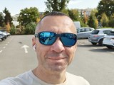 Selfies, 2x zoom - f/1.8, ISO 50, 1/1453s - Oppo Find N3 Flip review