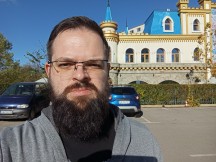 Poco C65: 8MP selfie camera samples - f/2.0, ISO 56, 1/2841s - Xiaomi Poco C65 review