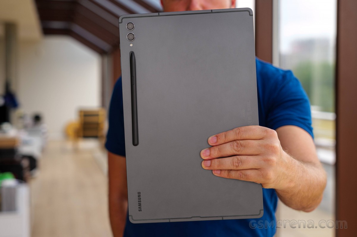 Samsung Galaxy Tab S9 Ultra Review Design Build Quality Handling 9199