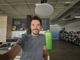 Selfie samples, ultrawide camera - f/2.2, ISO 100, 1/50s - Samsung Galaxy Z Flip5 review
