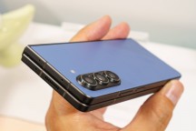 رنگ‌های انحصاری Samsung.com برای Galaxy Z Fold5: آبی - بررسی عملی Samsung Galaxy Z Fold5