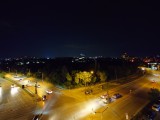 دوربین فوق عریض، نمای شب خودکار - f/2.2، ISO 2500، 1/8s - بررسی Sony Xperia 1 V