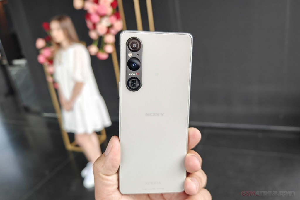 Sony Xperia 1 V Pictures, Official Photos