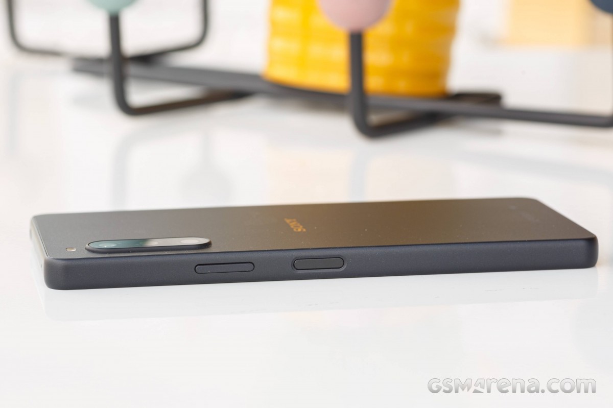 Sony Xperia 10 V review: Design, build quality, controls and