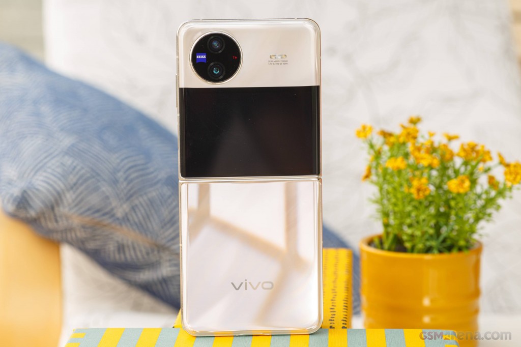 vivo X Flip