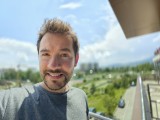 Selfie samples, ultrawide camera, Selfie portrait mode - f/2.0, ISO 50, 1/467s - vivo X Flip review