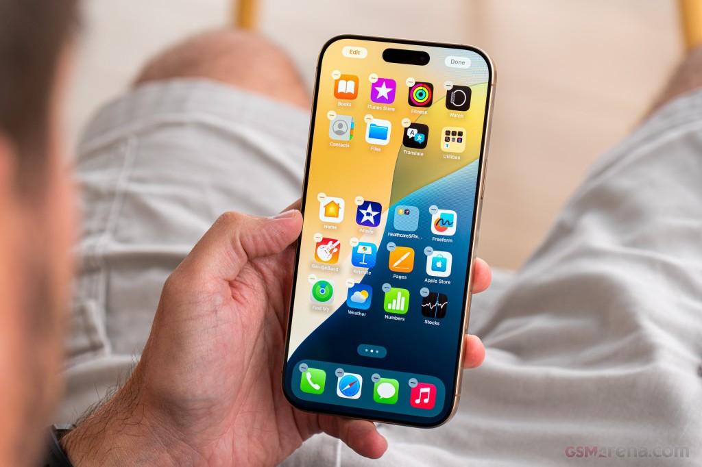 Apple iPhone 16