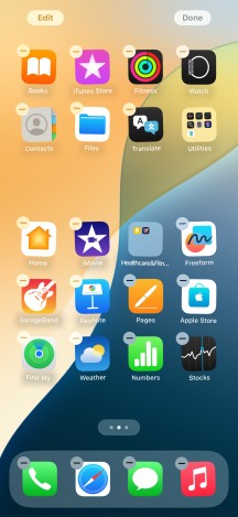 Customizing the homescreen and icons - Apple iPhone 16 review