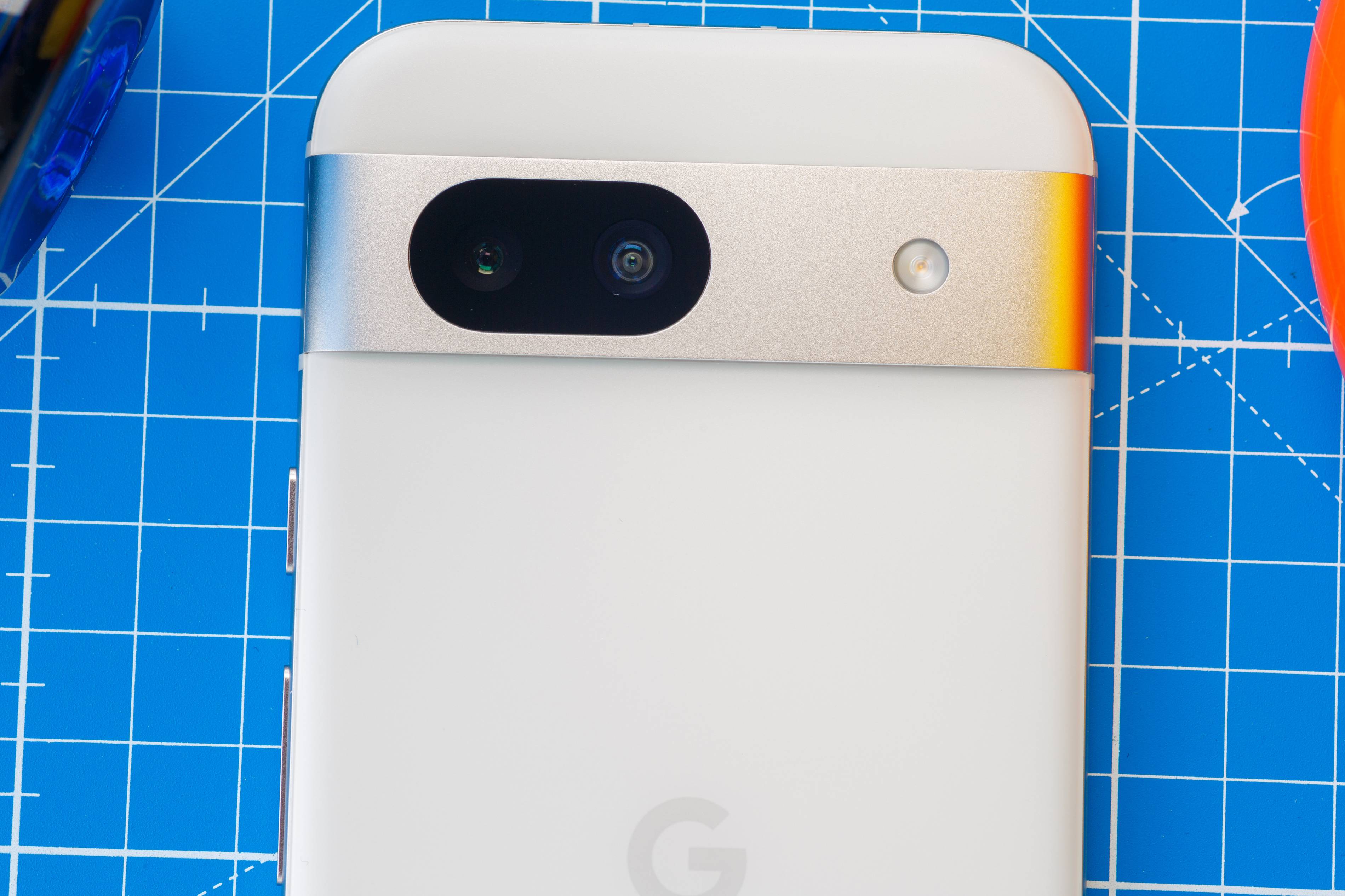 Обзор Google Pixel 8a