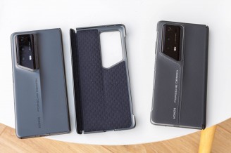 Back cover - Honor Magic V2 review