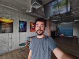 Selfie samples, ultrawide camera (0.6x) - f/2.2, ISO 320, 1/50s - Honor Magic V3 review