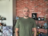 2x Portraits: Portrait mode - f/1.8, ISO 284, 1/100s - Motorola Edge 50 Neo review