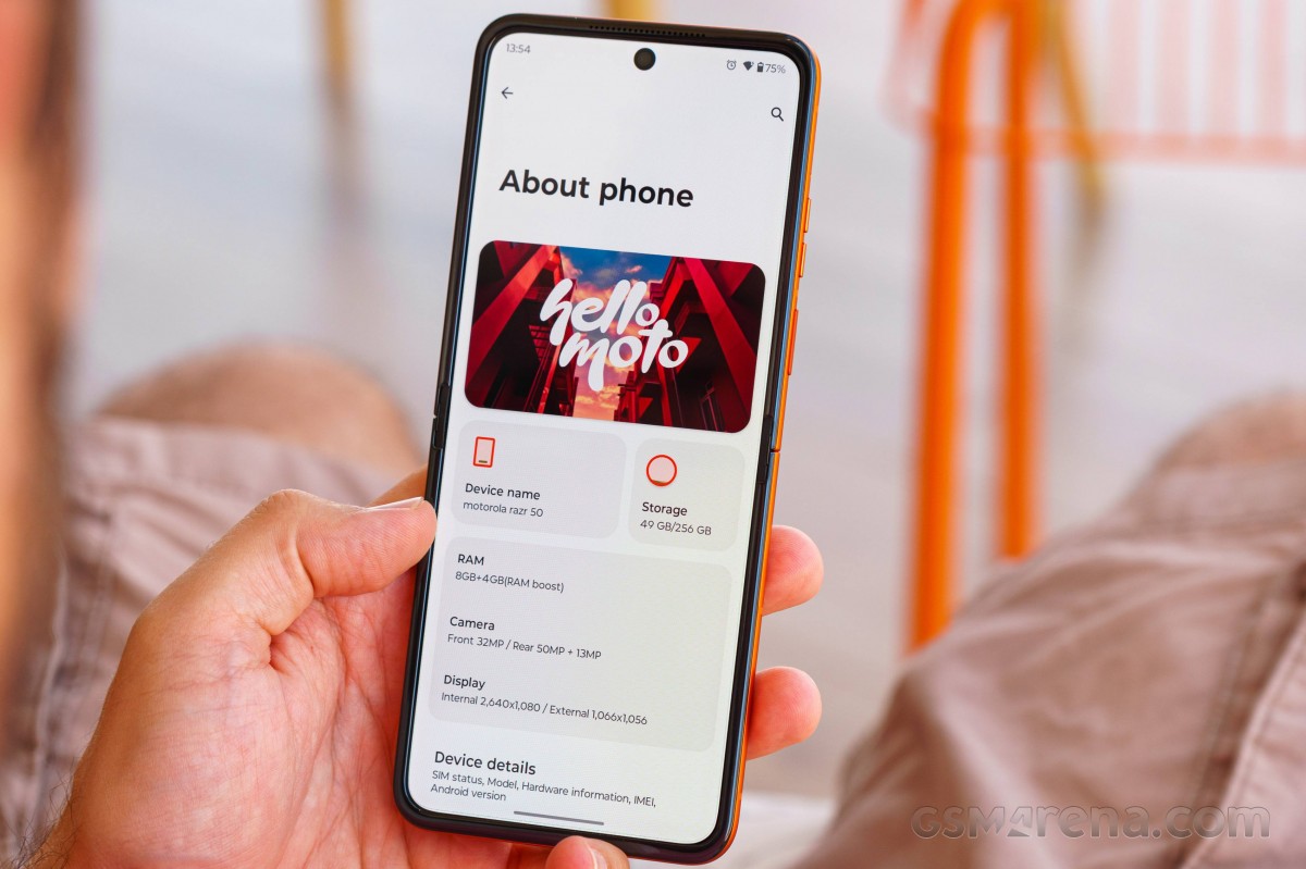 Motorola Razr 50/razr 2024 review