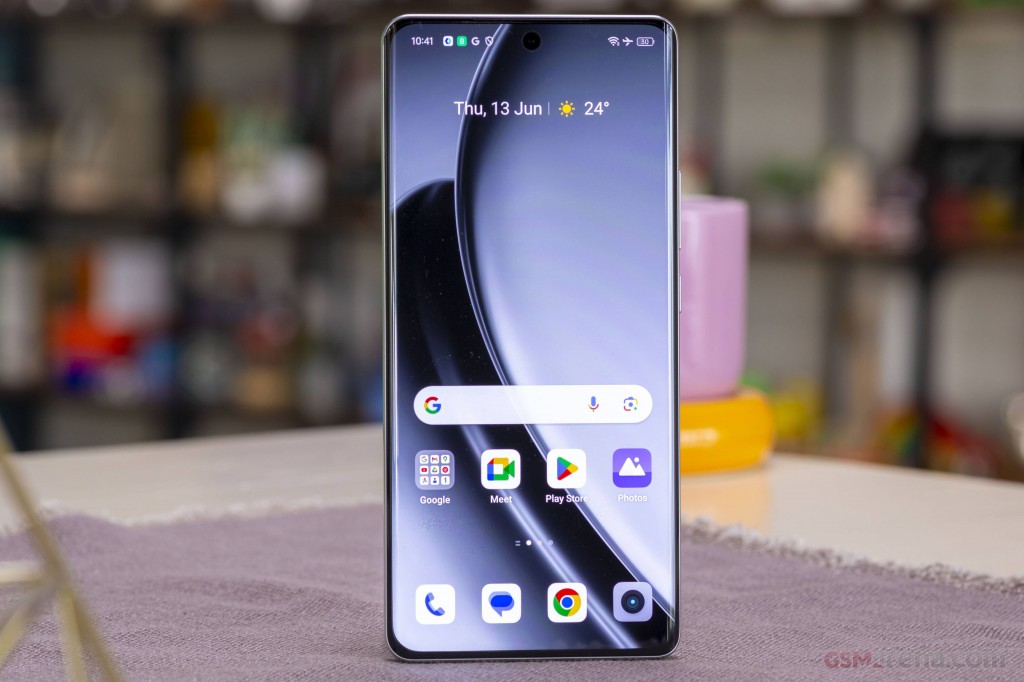 Realme GT 6 pictures, official photos