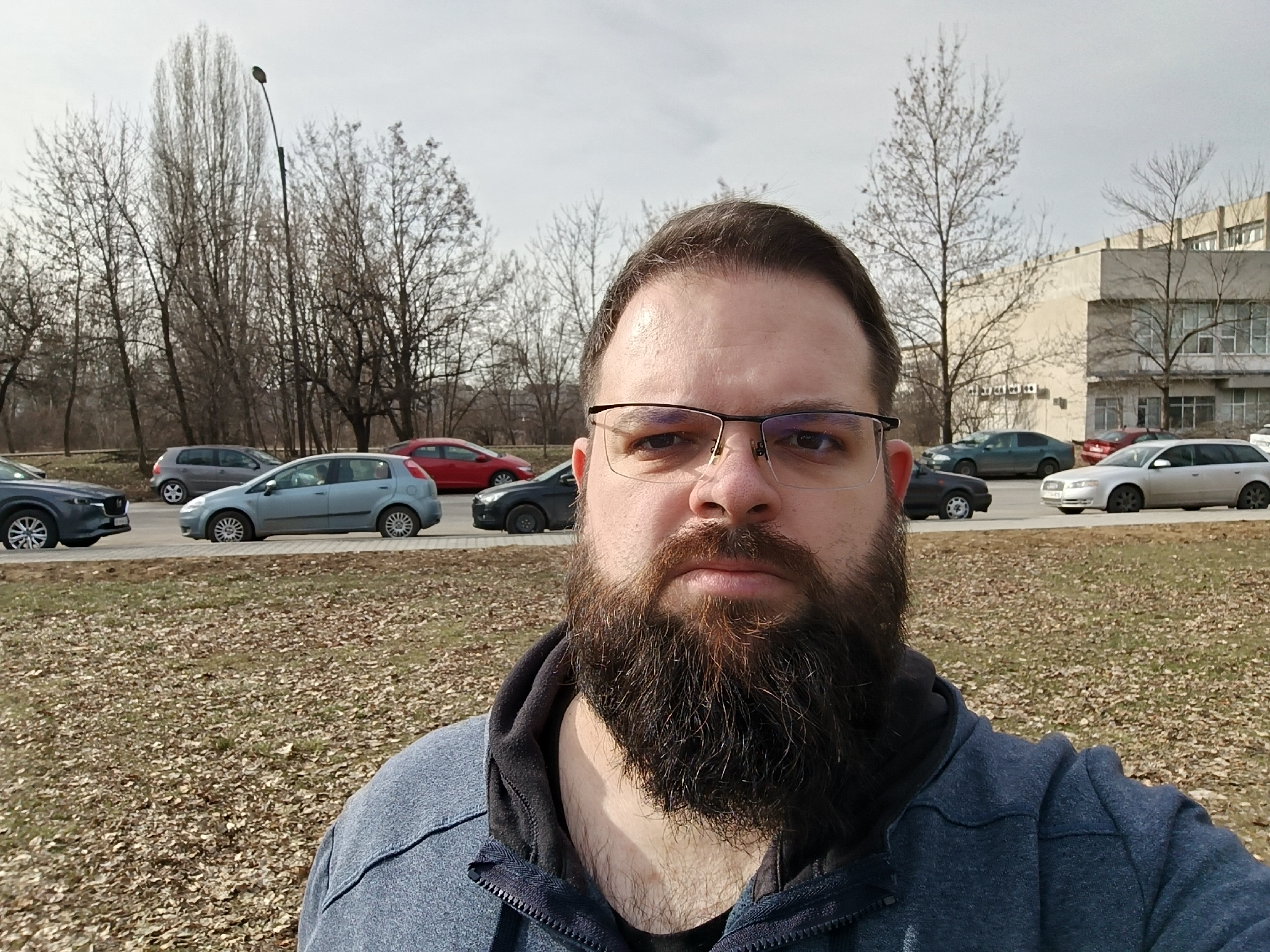 Тестирование селфи-камеры Redmi Note 13 5G днём