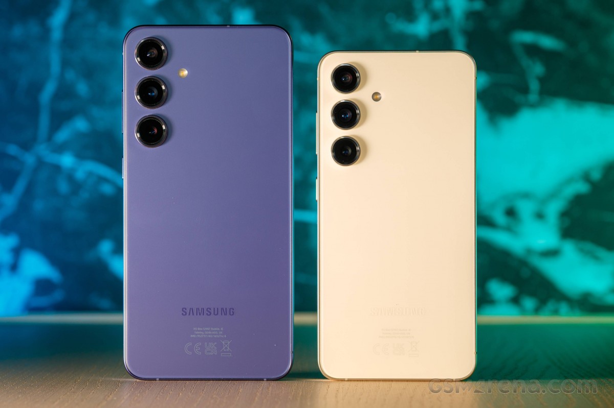 <span><strong>Left: Galaxy S24+ • Right: Galaxy S24</strong></span>