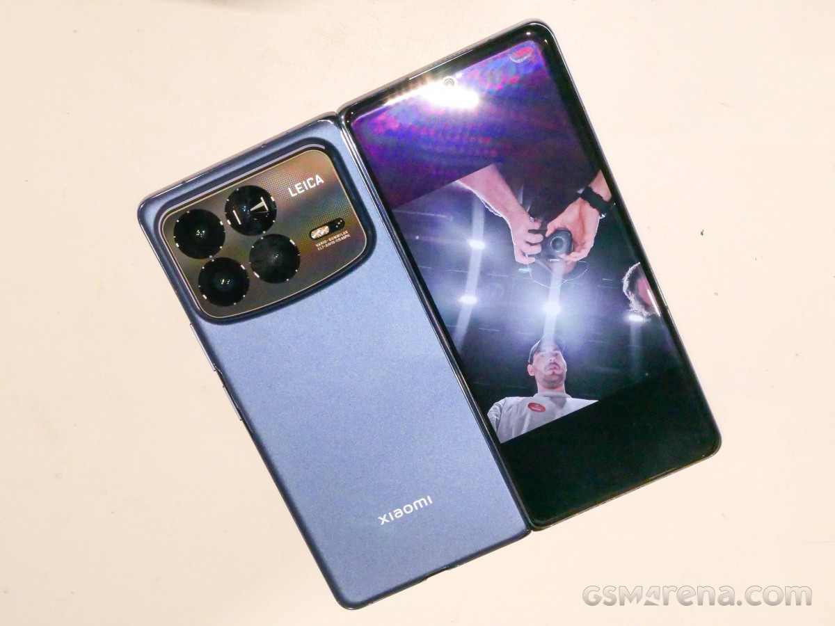 Xiaomi Mix Flip and Mix Fold 4 hands-on review