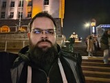 Asus Zenfone 12 Ultra: 8MP low-light selfie camera samples - f/2.0, ISO 2555, 1/17s - Asus Zenfone 12 Ultra review