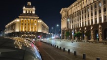 Low-light video, main cameras, 1x: vivo X300 Pro -  (3840x2160px) - Honor Magic8 Pro vs. Oppo Find X9 Pro vs. vivo X300 Pro