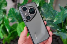 The Pura 80 Ultra in Black